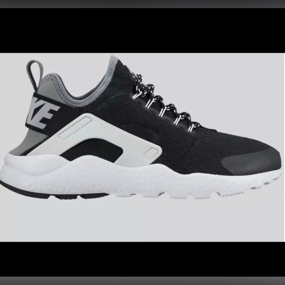 Women’s Nike Air Huarache Run Ultra Shoes